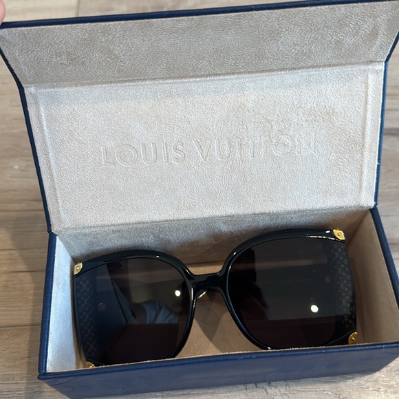 Louis Vuitton women Sunglasses - Picture 12 of 12